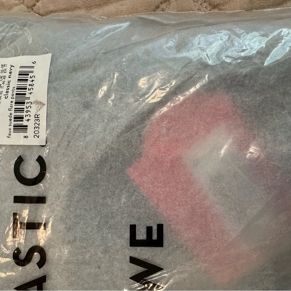 Spanx Classic Navy Faux Suede Flared  Pants Size Large fits Medium - Picture 7 of 7